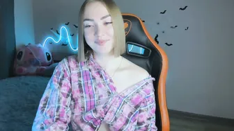 larakrein_lk recorded nude video 308484
