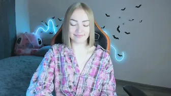larakrein_lk recorded nude video 308484
