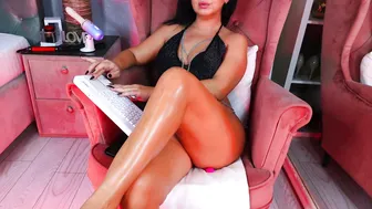 aqueenmonica dominatrix cam video