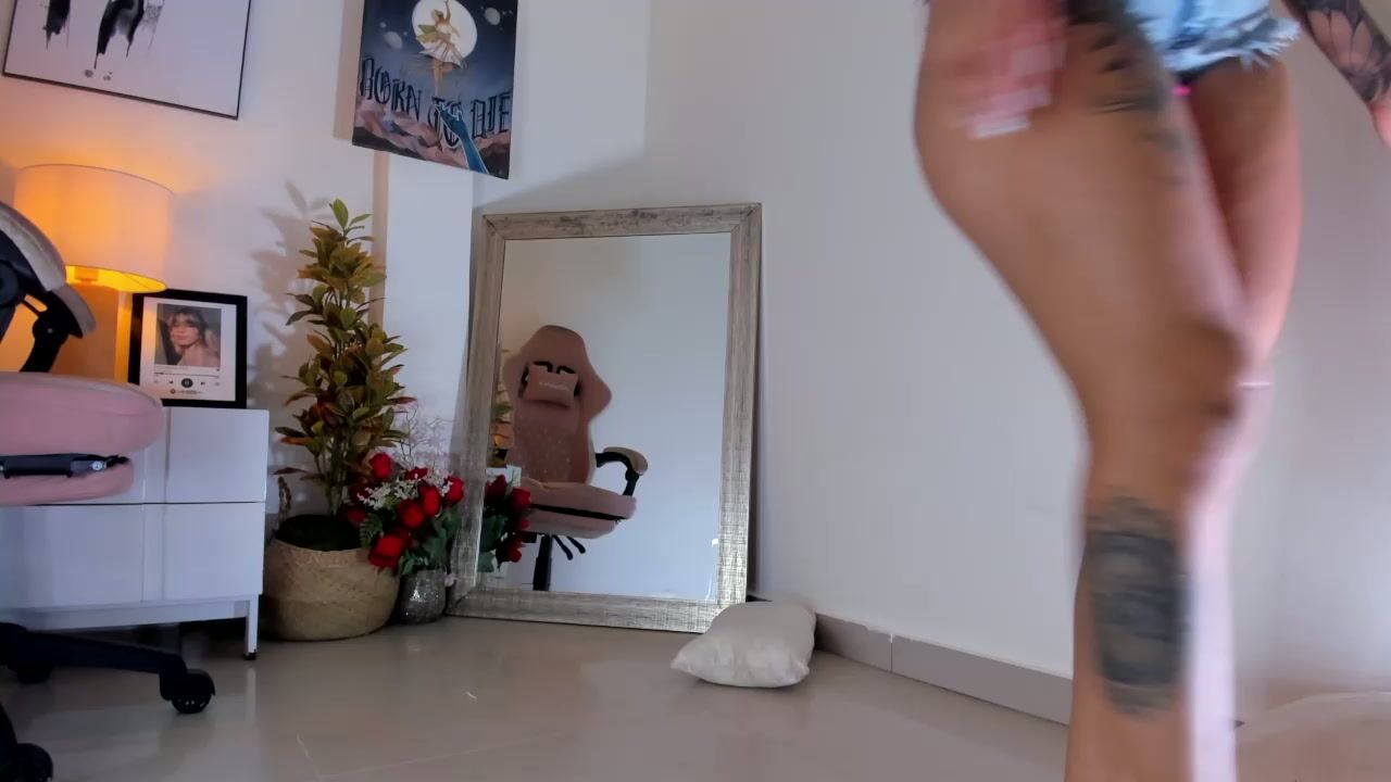 Adria_ross sex cam chat (05-16-2025)