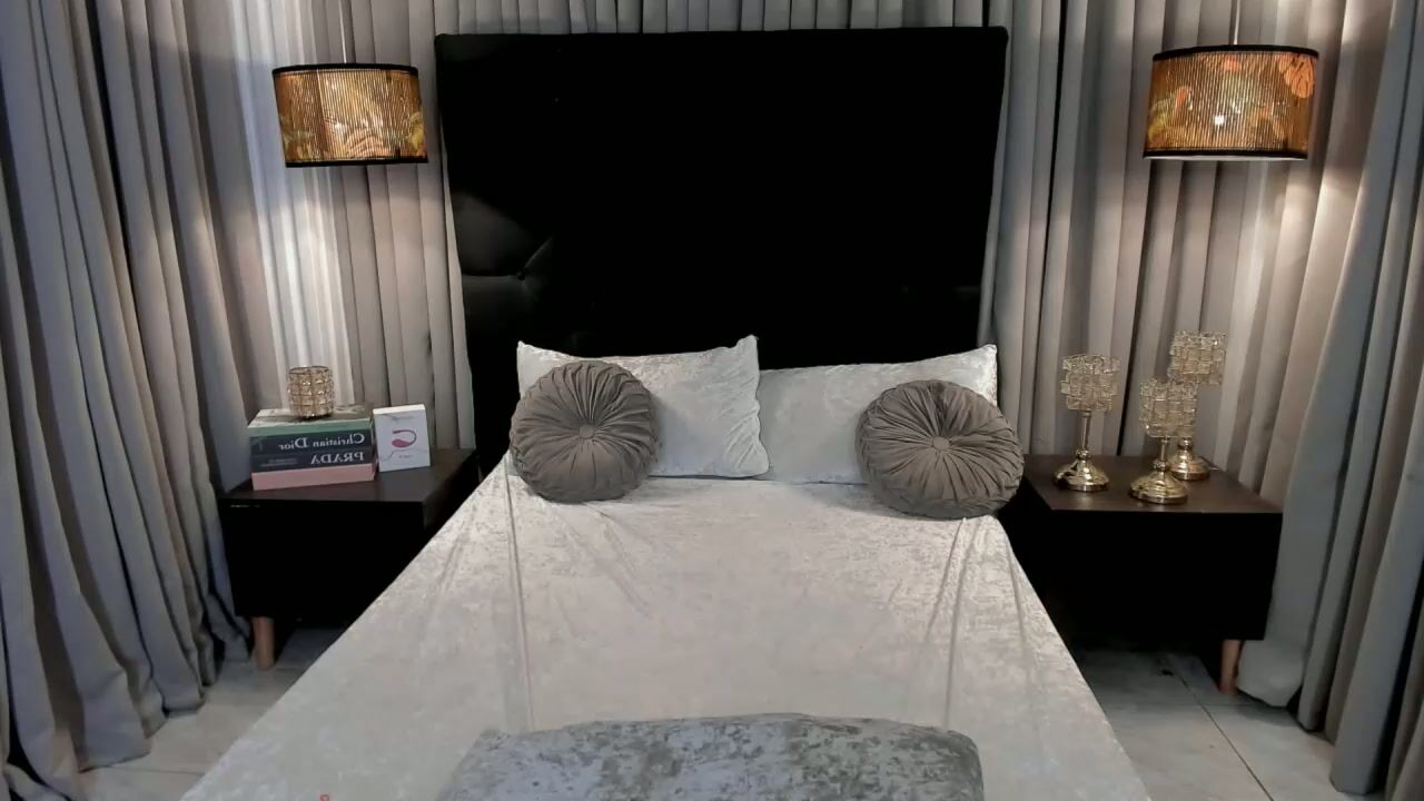 Xnathaliafox asiantrans cam porn