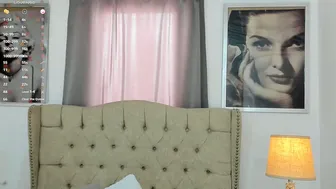 Beautyari_ posing on webcam - (11/04/2025)