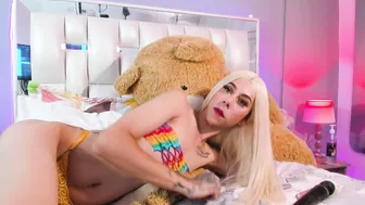 darlyn_tenderhot__ on cam 05 November 2025