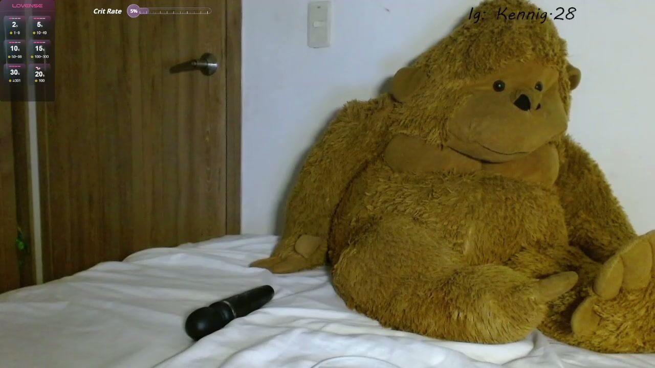 Imkenia28 on webcam 05 November 2025