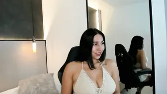 olivia_willoow posing on cam (11/05/2025)