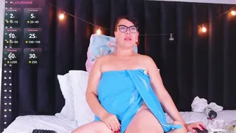 Hornylatimommy cam chat (11-05-2025)