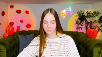 _cuddle_bug_ bigass porn chat video