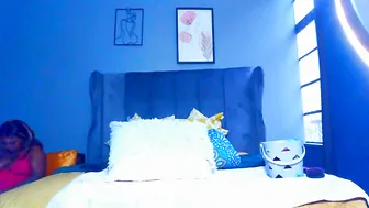 pearlblu38 (11/05/2025) dildo