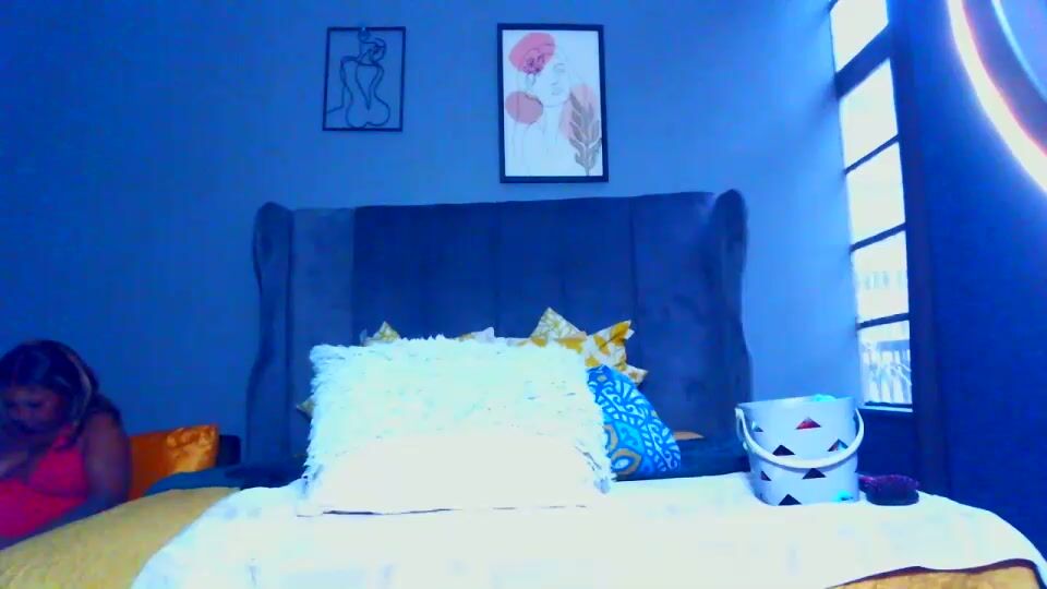pearlblu38 (11/05/2025) dildo