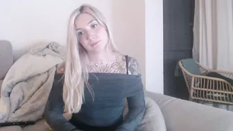 Tattoobbgirl hot cam video 05-Nov-2025