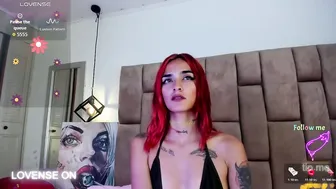 Ravynrouge_ on cam cam show