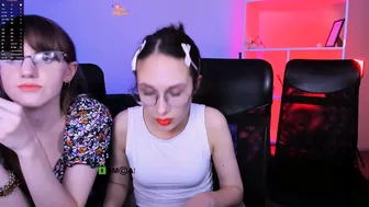 mona_cloud chat porn video 11/06/2025