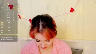 Louannbisignano smalltits posing on cam