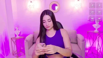 ariana_monroe01 11/06/2025