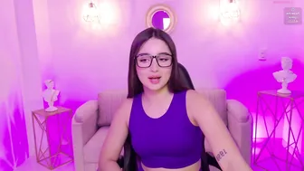 ariana_monroe01 11/06/2025