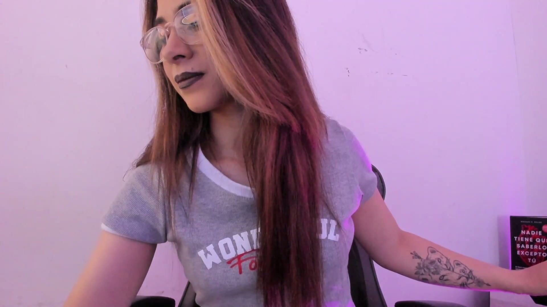 Sara_roades webcam chat 11-06-2025