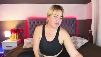 Curlydreams analplug webcam show