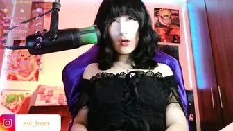 avi_frost latina 05/16/2025