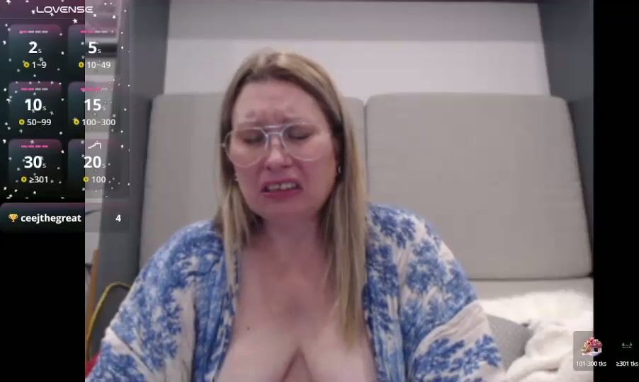 Shannon07 young naked on cam