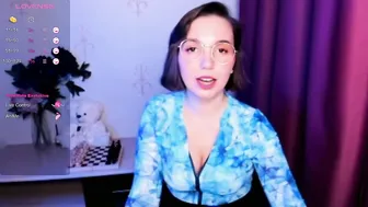 kindhazelhere_ video cam 11/07/2025