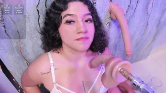 Mia_cataleiya posing on webcam - 07 November 2025
