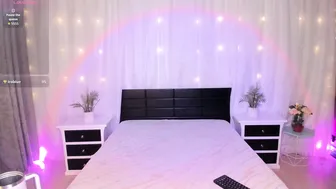 evoletbee sex video posing on webcam