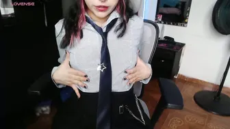 violet_hentai01 posing on webcam 07-Nov-25