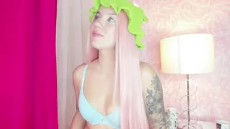 Melanieroux squirt on cam
