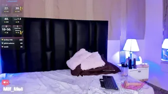 Milf_meli sex chat posing on cam