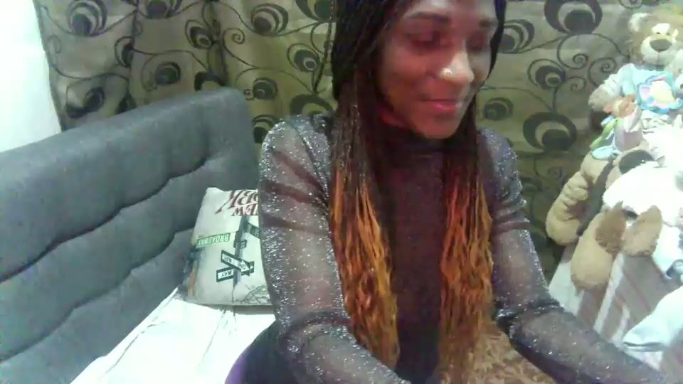 Dalila_b posing on cam 08 November 2025