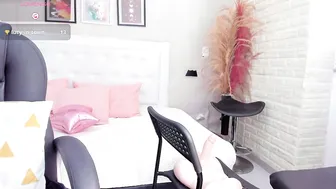mhonikabelucci__1 curvy posing on cam