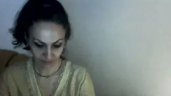 Frankieteasing nonude naked on cam