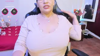 esmeralda_milf1 bbw cam show