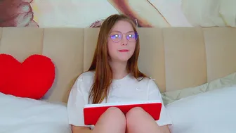 ellenbush recorded nude video 326177