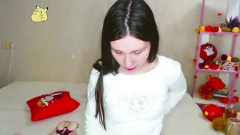 Pink_pikachu_ live webcam show (11-09-2025)