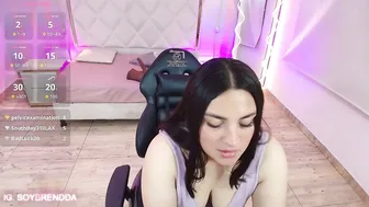 Brendda_tay bigass posing on cam