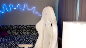 neyrmina smalltits - (11/09/2025)