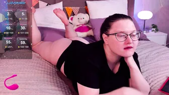 helendanvers posing on cam 09-Nov-2025