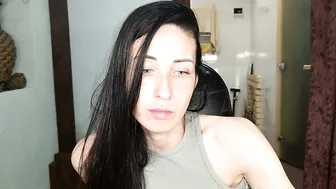 linalivee on live cam 08 November 2025