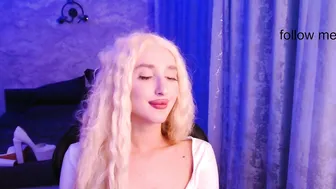 honey_sunset blonde 11-08-2025