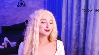 honey_sunset blonde 11-08-2025