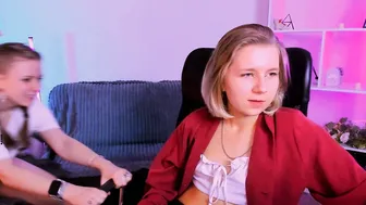Foxy_tease_ (11-09-2025) live on cam