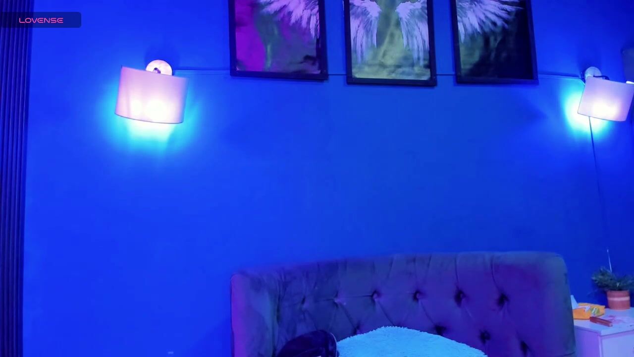 flor_gil on cam (11-10-2025)
