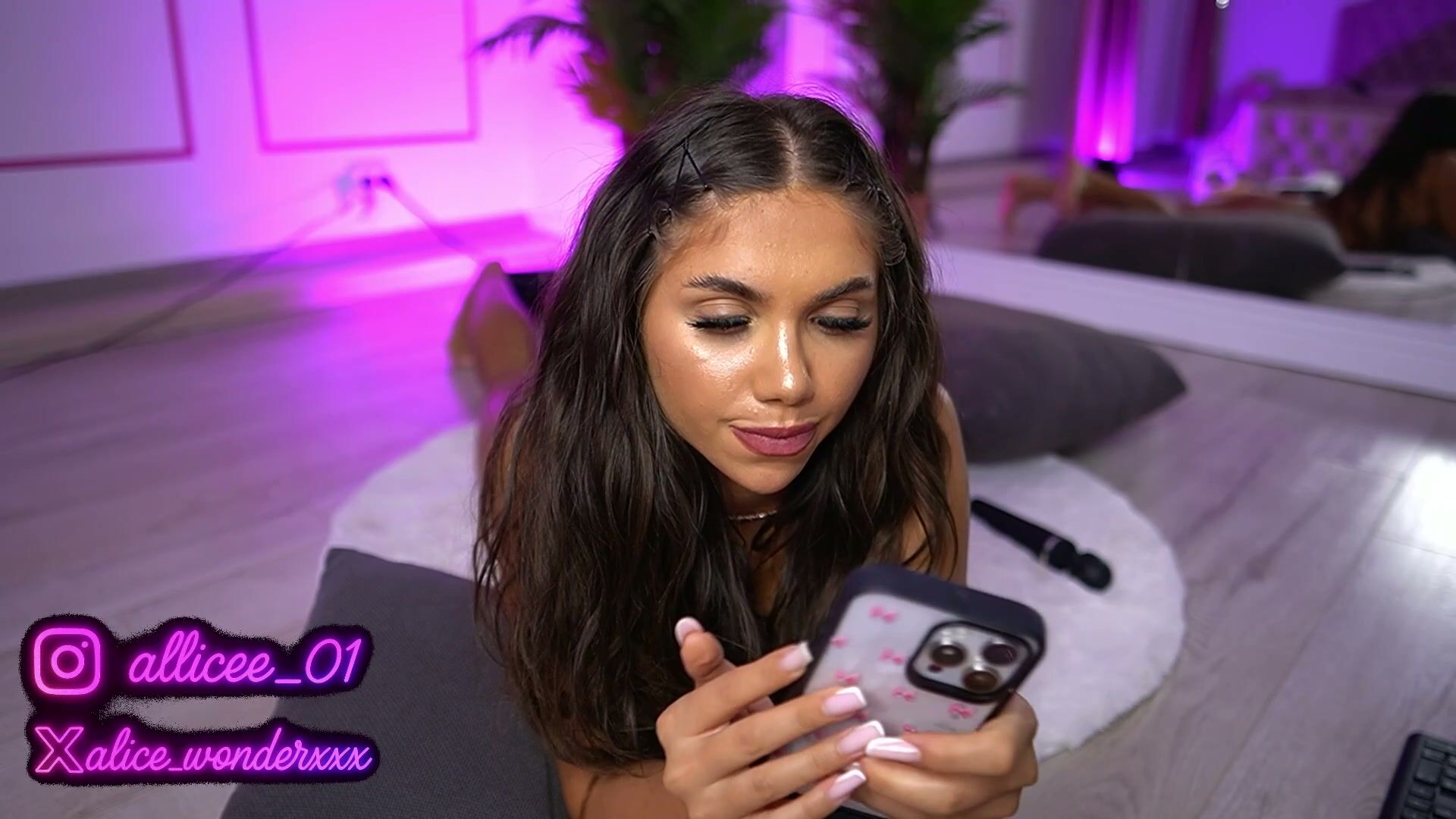 Vanessasimon 05/19/2025 cam video