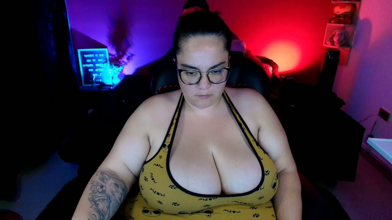 lulubigtitts amateur cam show 05-20-2025