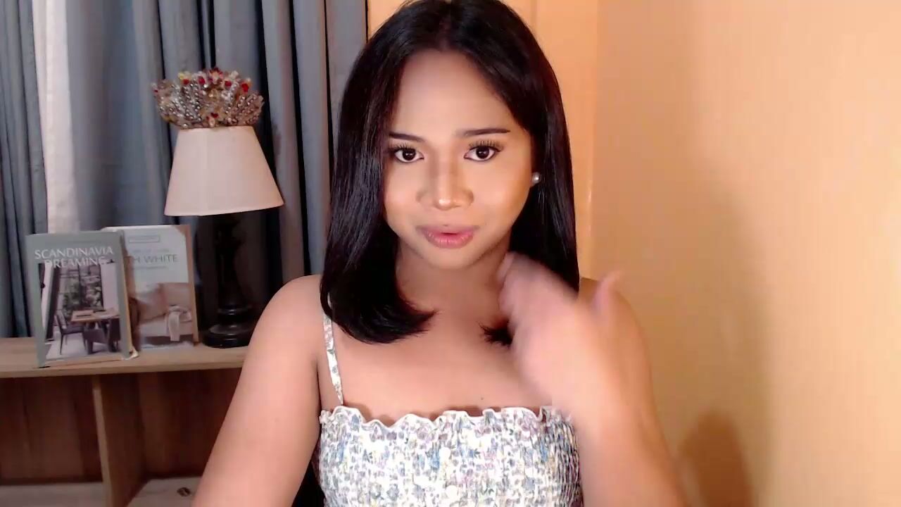 Sweet_hoelly young amateur live cam video