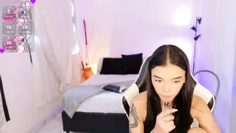 Anabelwolf feet (11/10/2025)