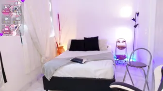Anabelwolf feet (11/10/2025)