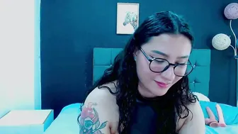 nicolee_8 posing on webcam - 11 November 2025