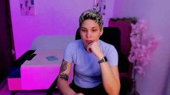 laura_r23 horny amateur video 11-Nov-25